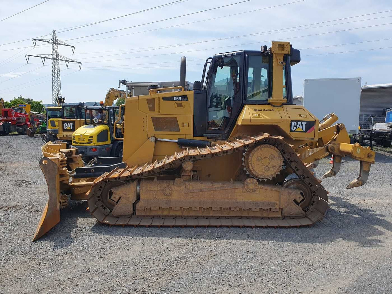 CAT D6N LGP / 8.524h / Klappschild / Ripper - Buldozeris: foto 2 CAT D6N LGP / 8.524h / Klappschild / Ripper - Buldozeris: foto 2