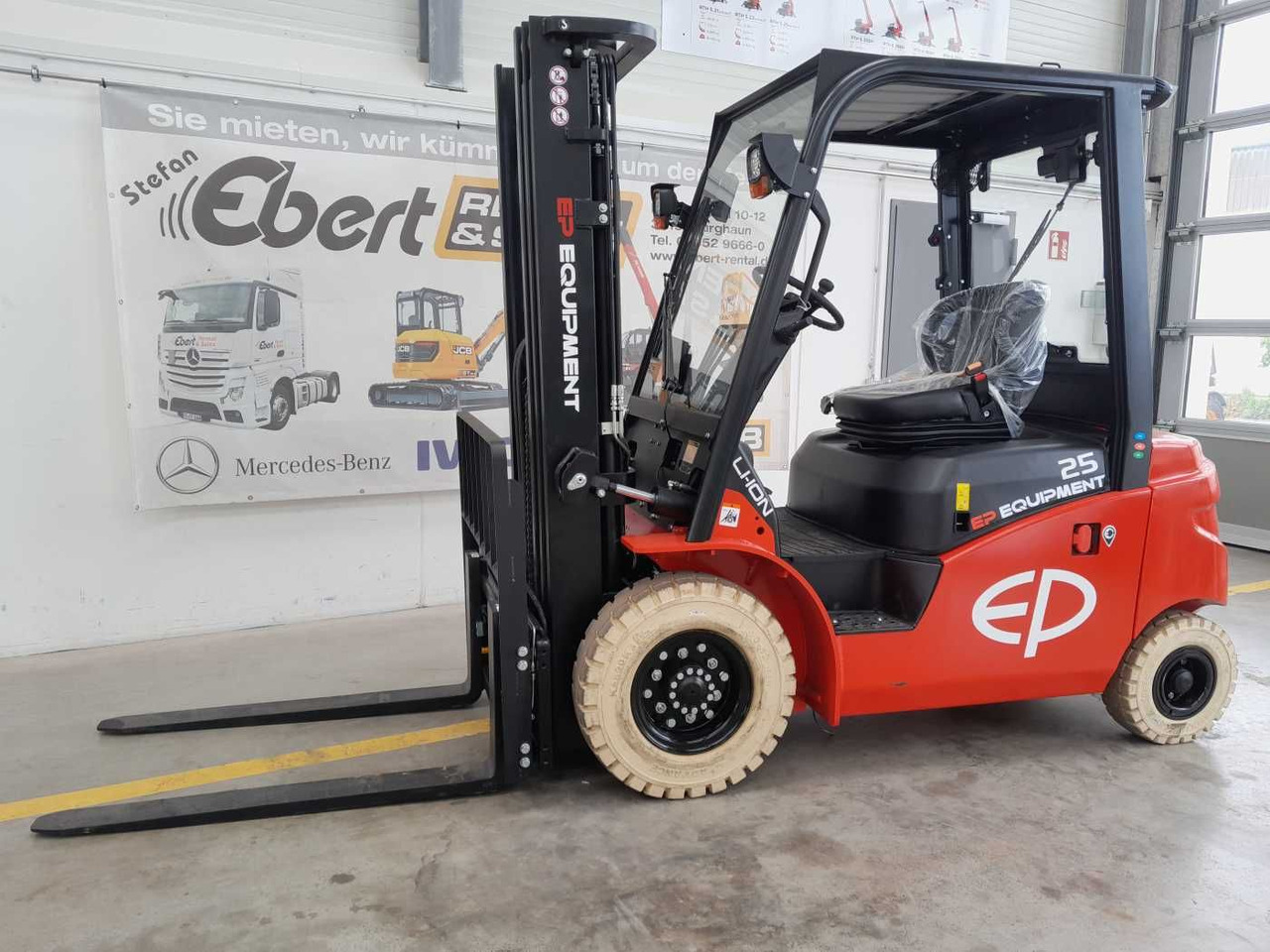 EP Equipment EFL253 / Triplex: 4,80m / SS / Neu - Elektrinis krautuvas: foto 1 EP Equipment EFL253 / Triplex: 4,80m / SS / Neu - Elektrinis krautuvas: foto 1