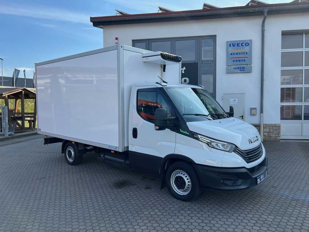 Iveco 35S14 A8 CNG Koffer *3-Sitze*Klima*Automatik* Iveco 35S14 A8 CNG Koffer *3-Sitze*Klima*Automatik* - Furgonas šaldytuvas: foto 2 Iveco 35S14 A8 CNG Koffer *3-Sitze*Klima*Automatik* Iveco 35S14 A8 CNG Koffer *3-Sitze*Klima*Automatik* - Furgonas šaldytuvas: foto 2