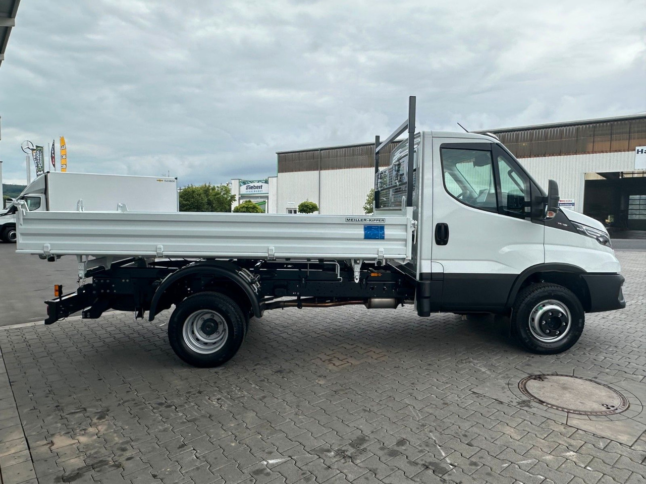 Iveco 70C18H 3-S.-Kipper Meiller *R3.450mm*2xAHK* - Mažas savivartis: foto 4 Iveco 70C18H 3-S.-Kipper Meiller *R3.450mm*2xAHK* - Mažas savivartis: foto 4