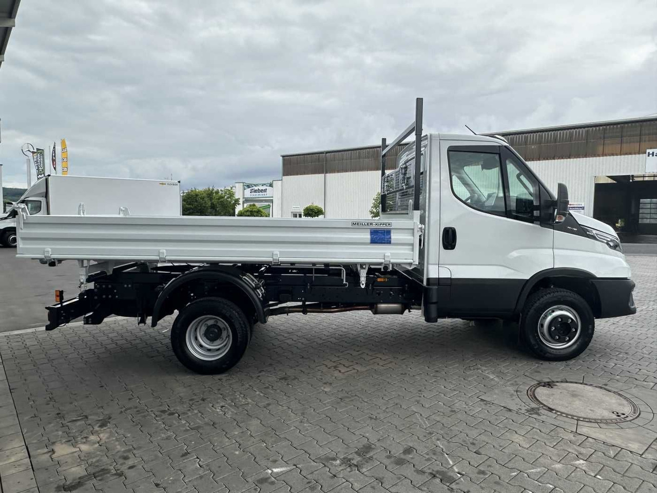 Iveco 70C18H 3-S.-Kipper Meiller *R3.450mm*2xAHK* - Mažas savivartis: foto 4 Iveco 70C18H 3-S.-Kipper Meiller *R3.450mm*2xAHK* - Mažas savivartis: foto 4