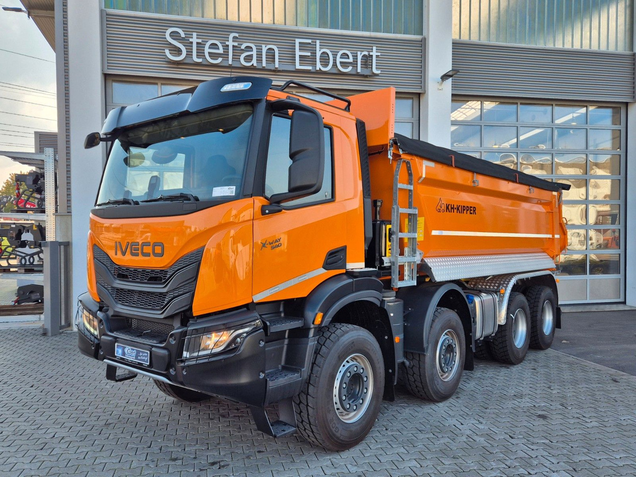 Iveco AD360X54Z HR OFF 8x4 Intarder AHK - Nuožulnaus pakėlimo ant platformos sunkvežimis: foto 2 Iveco AD360X54Z HR OFF 8x4 Intarder AHK - Nuožulnaus pakėlimo ant platformos sunkvežimis: foto 2
