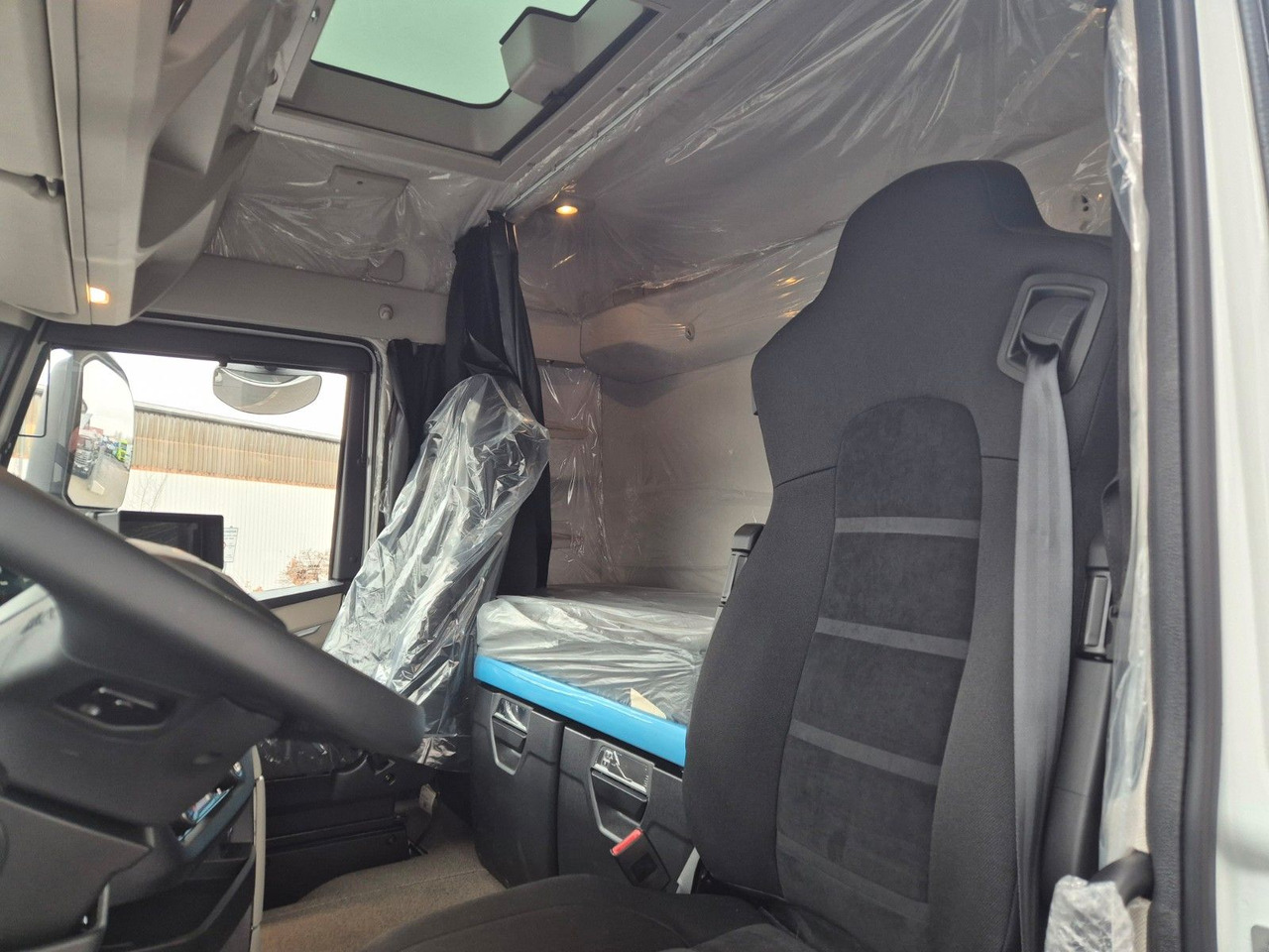 Gėrimų tiekimo sunkvežimis Iveco AS260S50Y/FS 6x2 Böse Schwenkwand + LBW 2 x AHK: foto 21 Gėrimų tiekimo sunkvežimis Iveco AS260S50Y/FS 6x2 Böse Schwenkwand + LBW 2 x AHK: foto 21