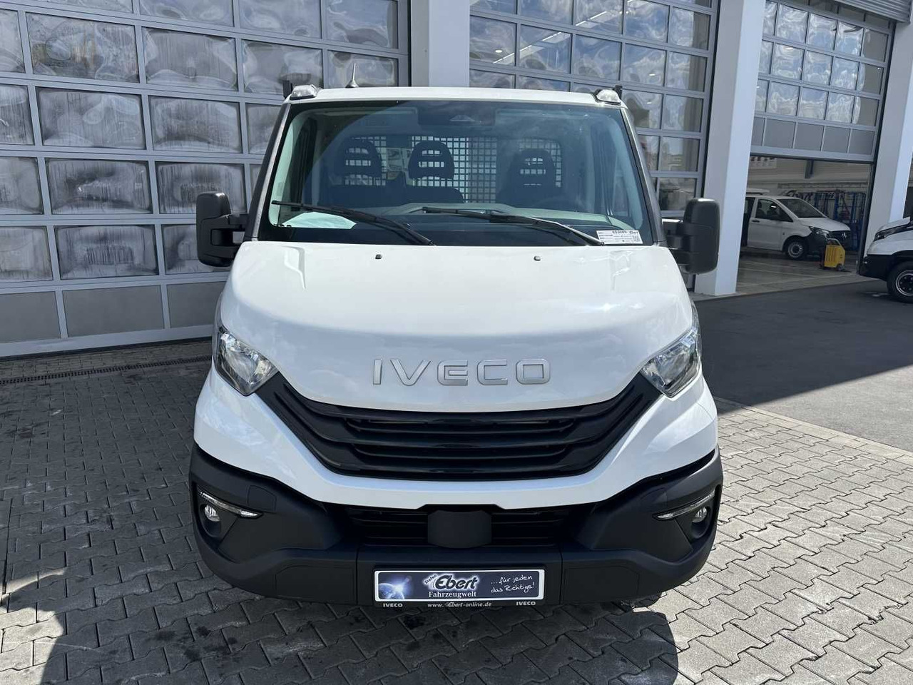 Iveco Daily 35S16 A8 Pritsche *R3.450mm*AHK*Automatik* - Bortinis automobilis: foto 2 Iveco Daily 35S16 A8 Pritsche *R3.450mm*AHK*Automatik* - Bortinis automobilis: foto 2