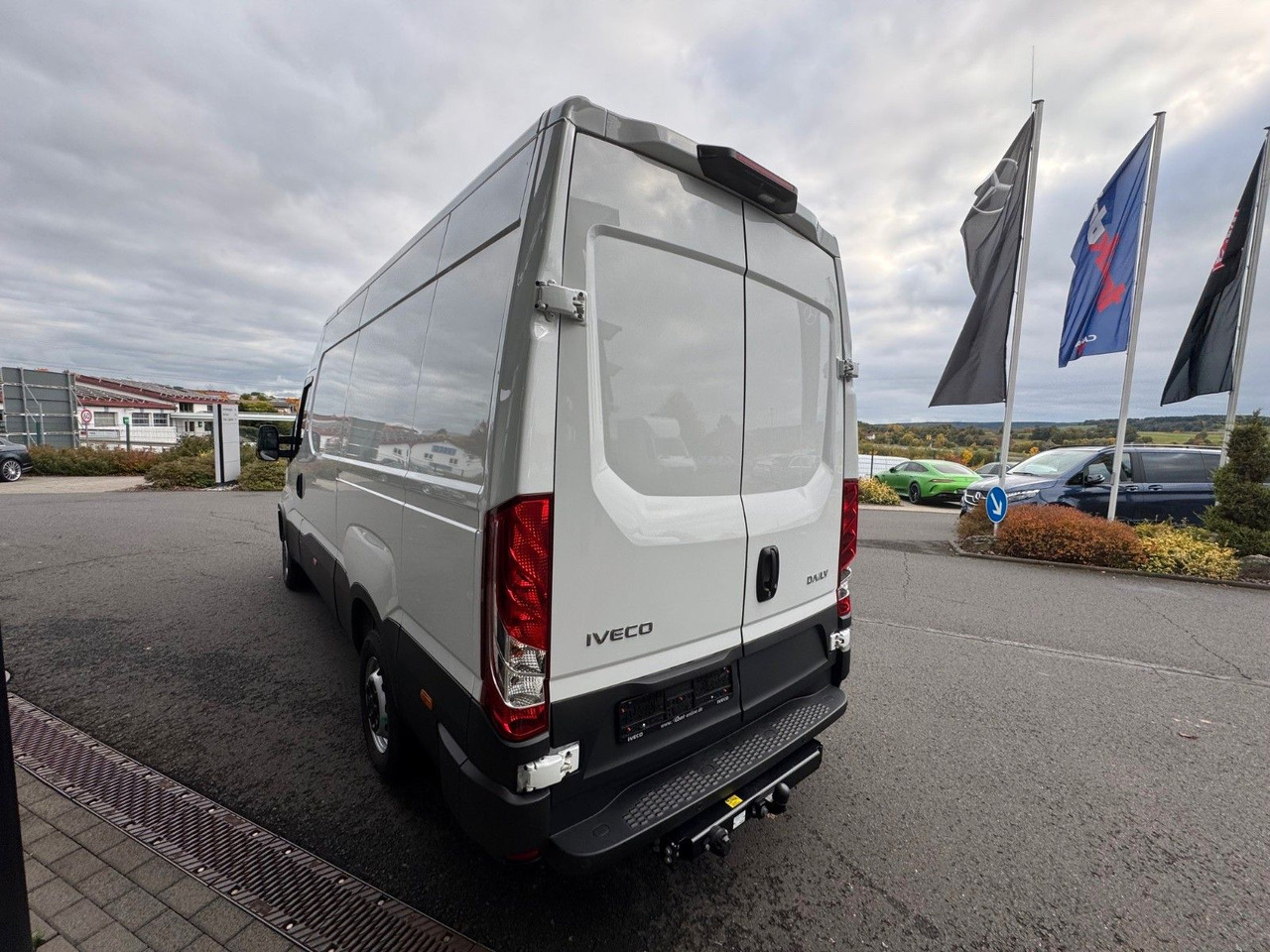 Iveco Daily 35S16 A8 *R3.520mm*Automatik*AHK*ACC* - Krovininis mikroautobusas: foto 5 Iveco Daily 35S16 A8 *R3.520mm*Automatik*AHK*ACC* - Krovininis mikroautobusas: foto 5
