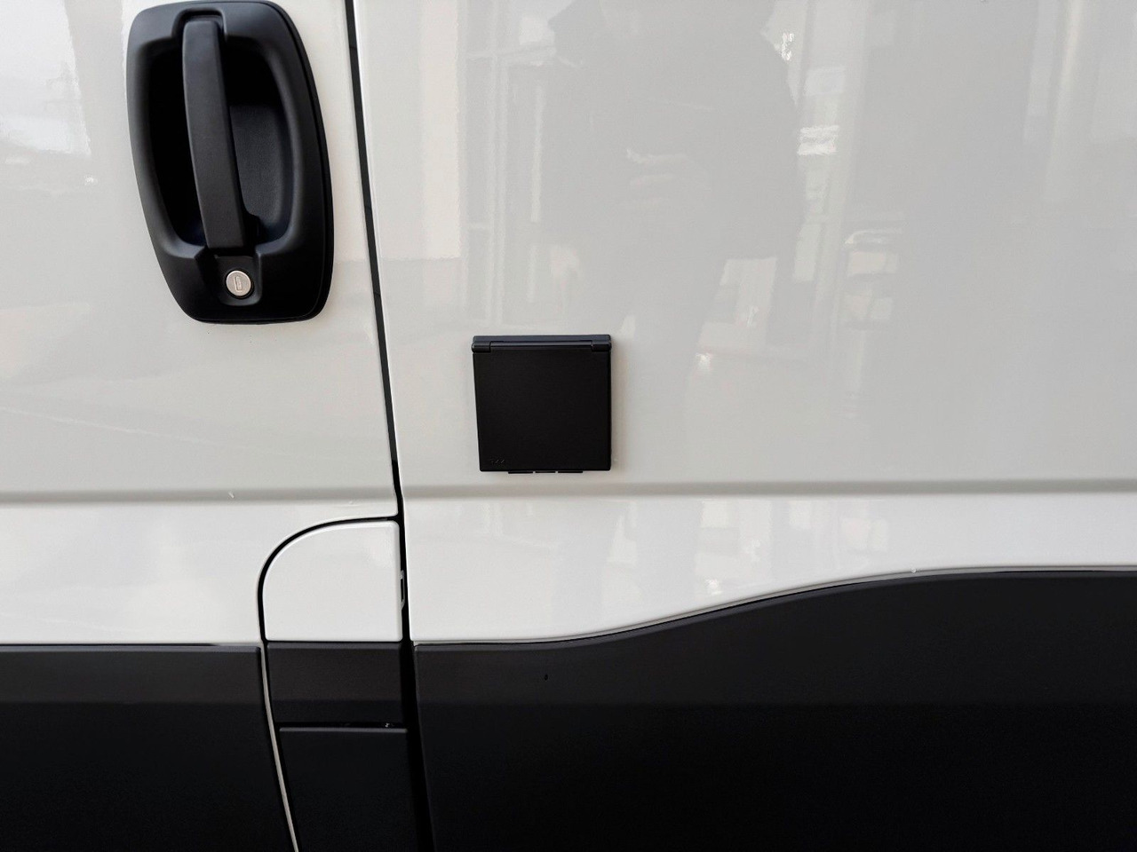 Iveco Daily 35S18 A8 *Standkühlung*Kamera*Automatik* - Furgonas šaldytuvas: foto 4 Iveco Daily 35S18 A8 *Standkühlung*Kamera*Automatik* - Furgonas šaldytuvas: foto 4