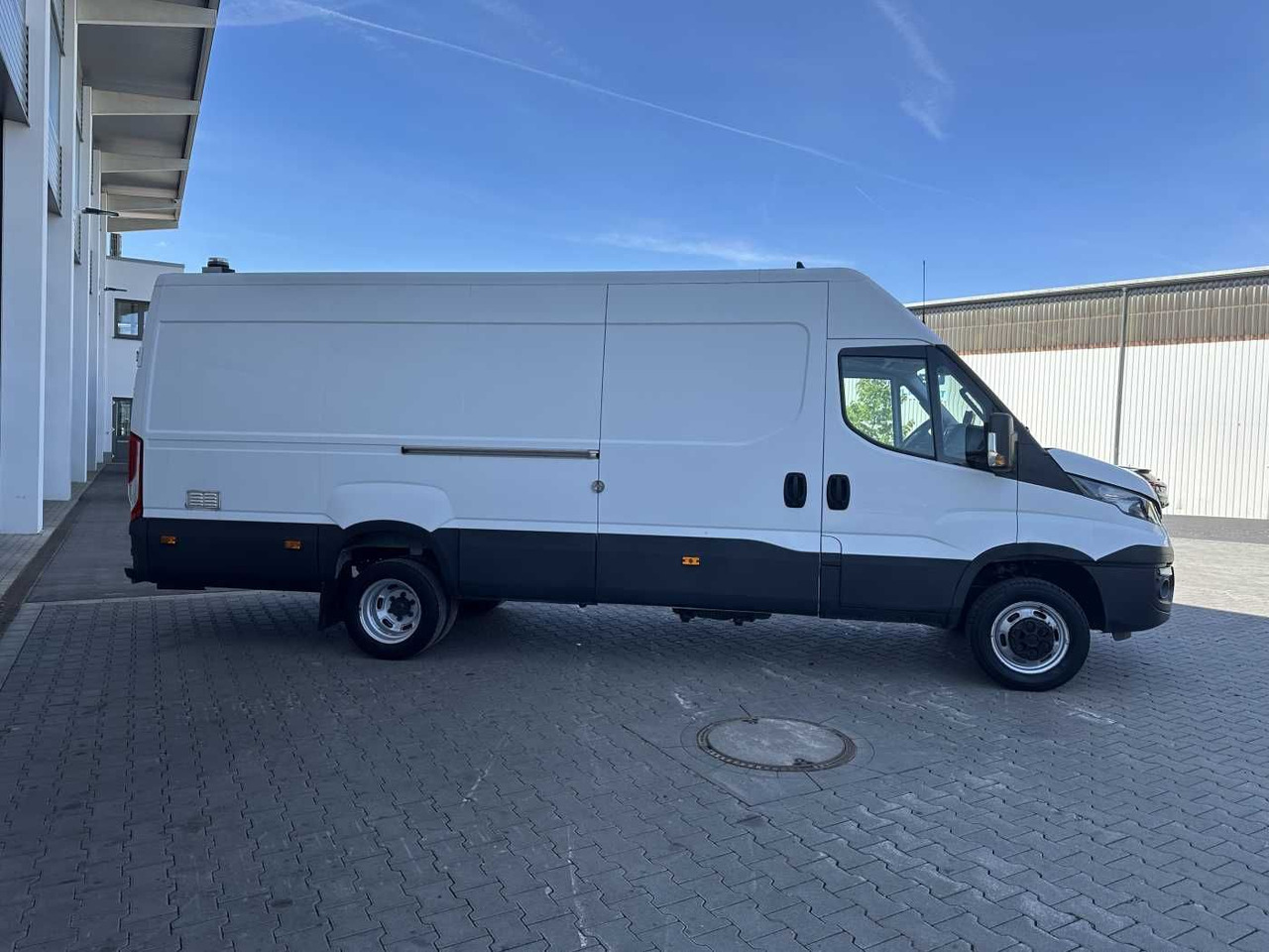 Iveco Daily 50C16 R4.100mm *AHK*Automatik*Ladekran* - Krovininis mikroautobusas: foto 4 Iveco Daily 50C16 R4.100mm *AHK*Automatik*Ladekran* - Krovininis mikroautobusas: foto 4