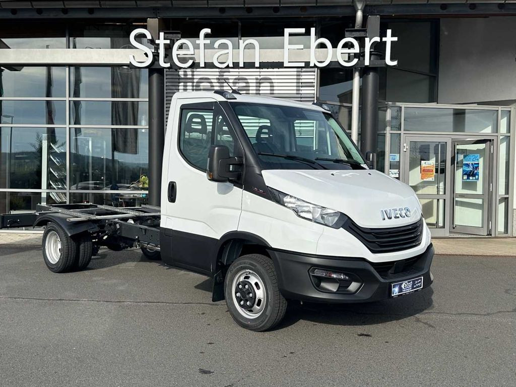 Iveco Daily 50C18 3.0L *R3750mm*Navi*Klima* 3x - Važiuoklės sunkvežimis: foto 1 Iveco Daily 50C18 3.0L *R3750mm*Navi*Klima* 3x - Važiuoklės sunkvežimis: foto 1