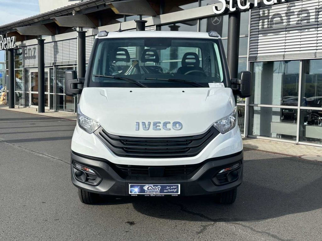 Iveco Daily 50C18 3.0L *R3750mm*Navi*Klima* 3x - Važiuoklės sunkvežimis: foto 2 Iveco Daily 50C18 3.0L *R3750mm*Navi*Klima* 3x - Važiuoklės sunkvežimis: foto 2