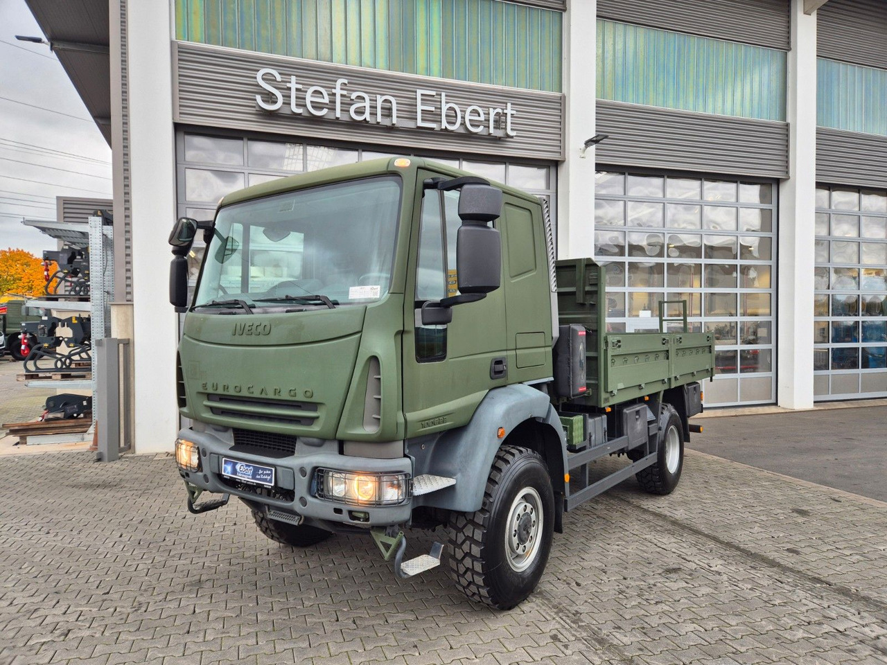 Iveco Eurocargo ML100E22WM-BW 4x4 Pritsche L-Haus Bett - Platforminis/ Bortinis sunkvežimis: foto 3 Iveco Eurocargo ML100E22WM-BW 4x4 Pritsche L-Haus Bett - Platforminis/ Bortinis sunkvežimis: foto 3