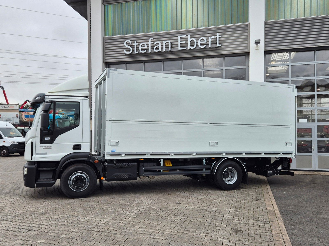 Iveco Eurocargo ML160E28/FP Böse Schwenkwand LBW 2xAHK - Gėrimų tiekimo sunkvežimis: foto 5 Iveco Eurocargo ML160E28/FP Böse Schwenkwand LBW 2xAHK - Gėrimų tiekimo sunkvežimis: foto 5