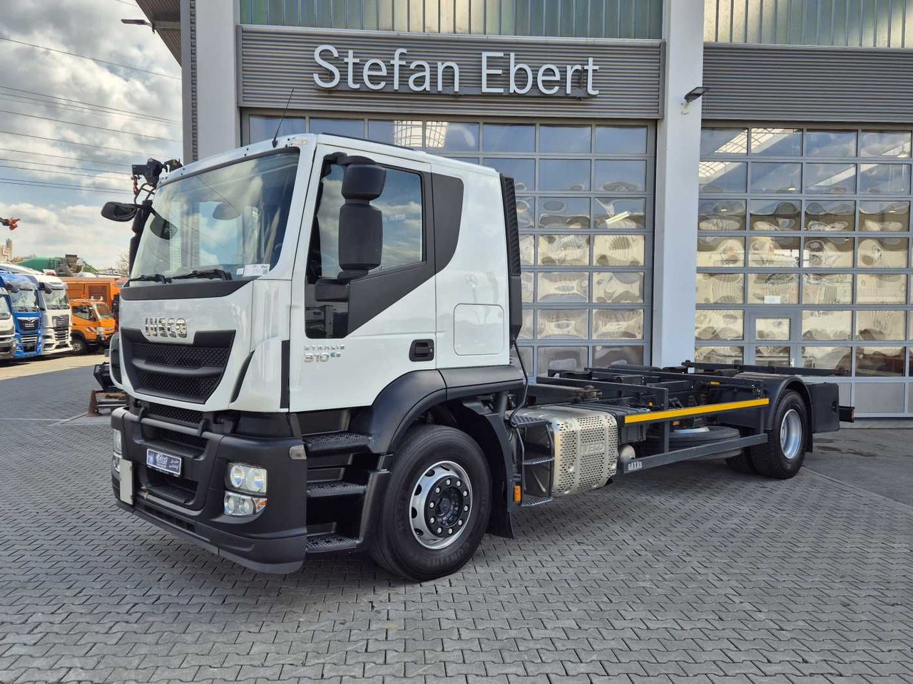 Iveco Stralis AT190S31/P BDF Klima Standh. AHK Bett - Konteineris-vežimus/ Sukeisti kūną sunkvežimis: foto 1 Iveco Stralis AT190S31/P BDF Klima Standh. AHK Bett - Konteineris-vežimus/ Sukeisti kūną sunkvežimis: foto 1