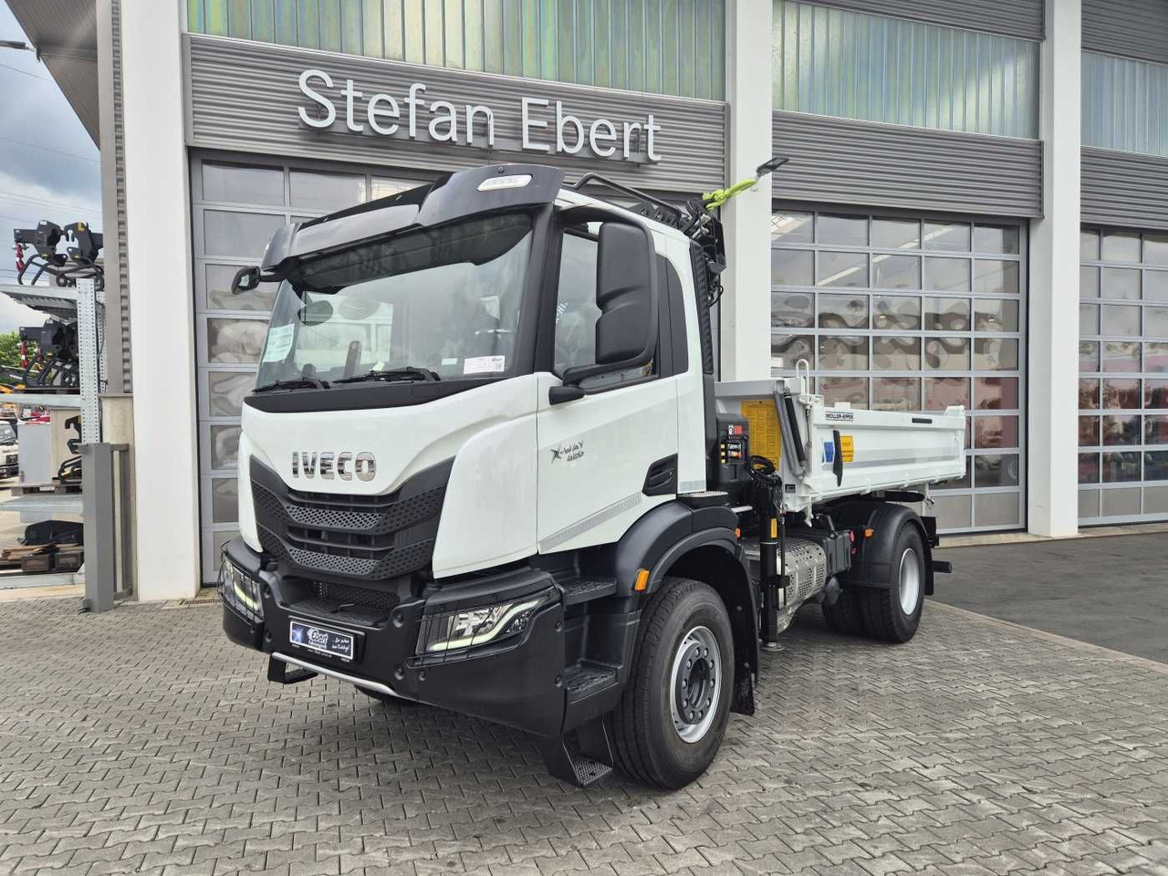 Iveco X-Way AD200X42/P HR OFF Hiab X-HIDUO 118E-3 Funk - Savivartis sunkvežimis, Sunkvežimis su kranu: foto 2 Iveco X-Way AD200X42/P HR OFF Hiab X-HIDUO 118E-3 Funk - Savivartis sunkvežimis, Sunkvežimis su kranu: foto 2