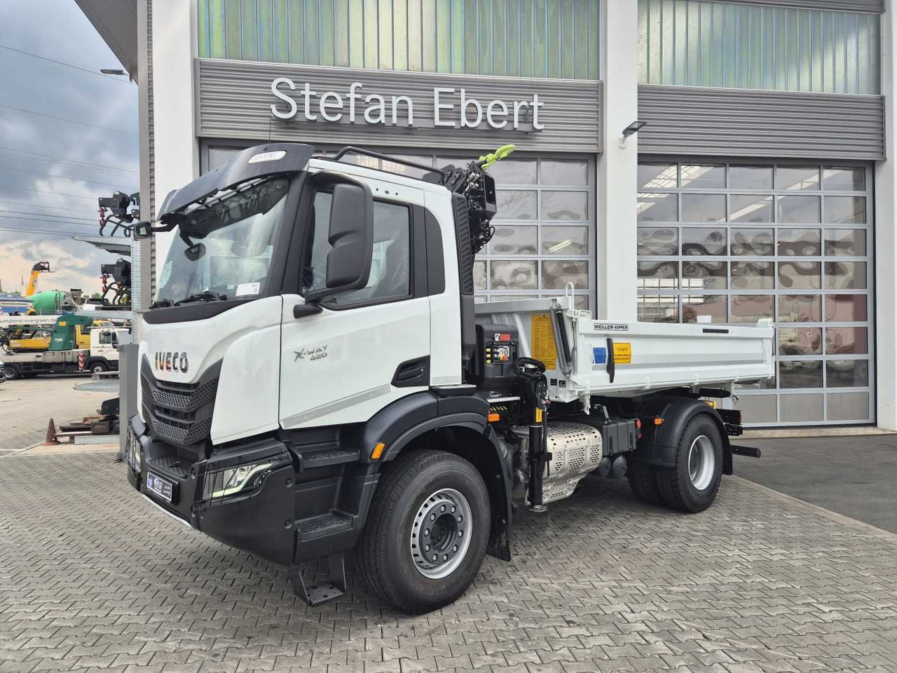 Iveco X-Way AD200X42/P HR OFF Hiab X-HIDUO 118E-3 Funk - Savivartis sunkvežimis, Sunkvežimis su kranu: foto 4 Iveco X-Way AD200X42/P HR OFF Hiab X-HIDUO 118E-3 Funk - Savivartis sunkvežimis, Sunkvežimis su kranu: foto 4