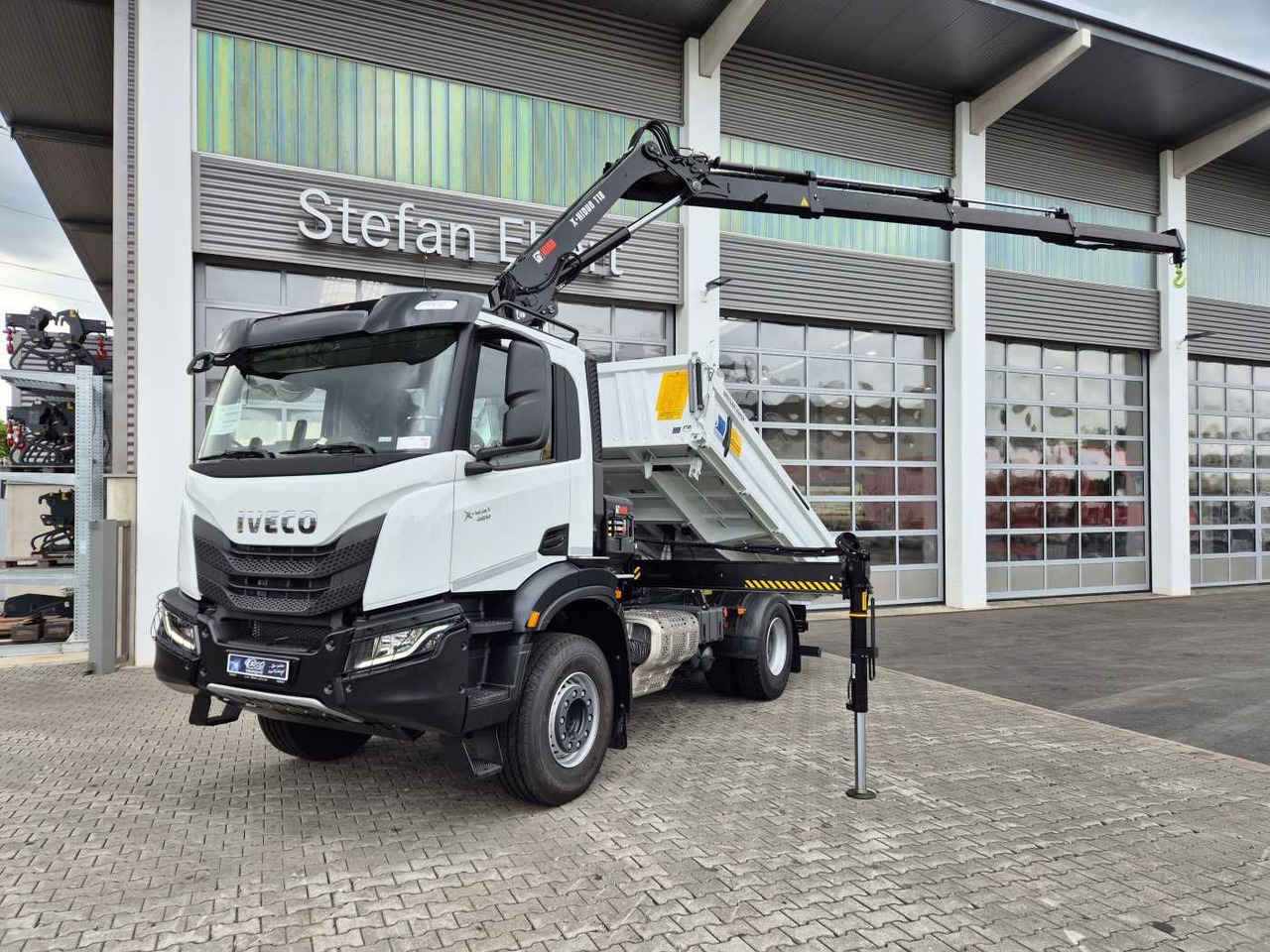 Iveco X-Way AD200X42/P HR OFF Hiab X-HIDUO 118E-3 Funk - Savivartis sunkvežimis, Sunkvežimis su kranu: foto 1 Iveco X-Way AD200X42/P HR OFF Hiab X-HIDUO 118E-3 Funk - Savivartis sunkvežimis, Sunkvežimis su kranu: foto 1