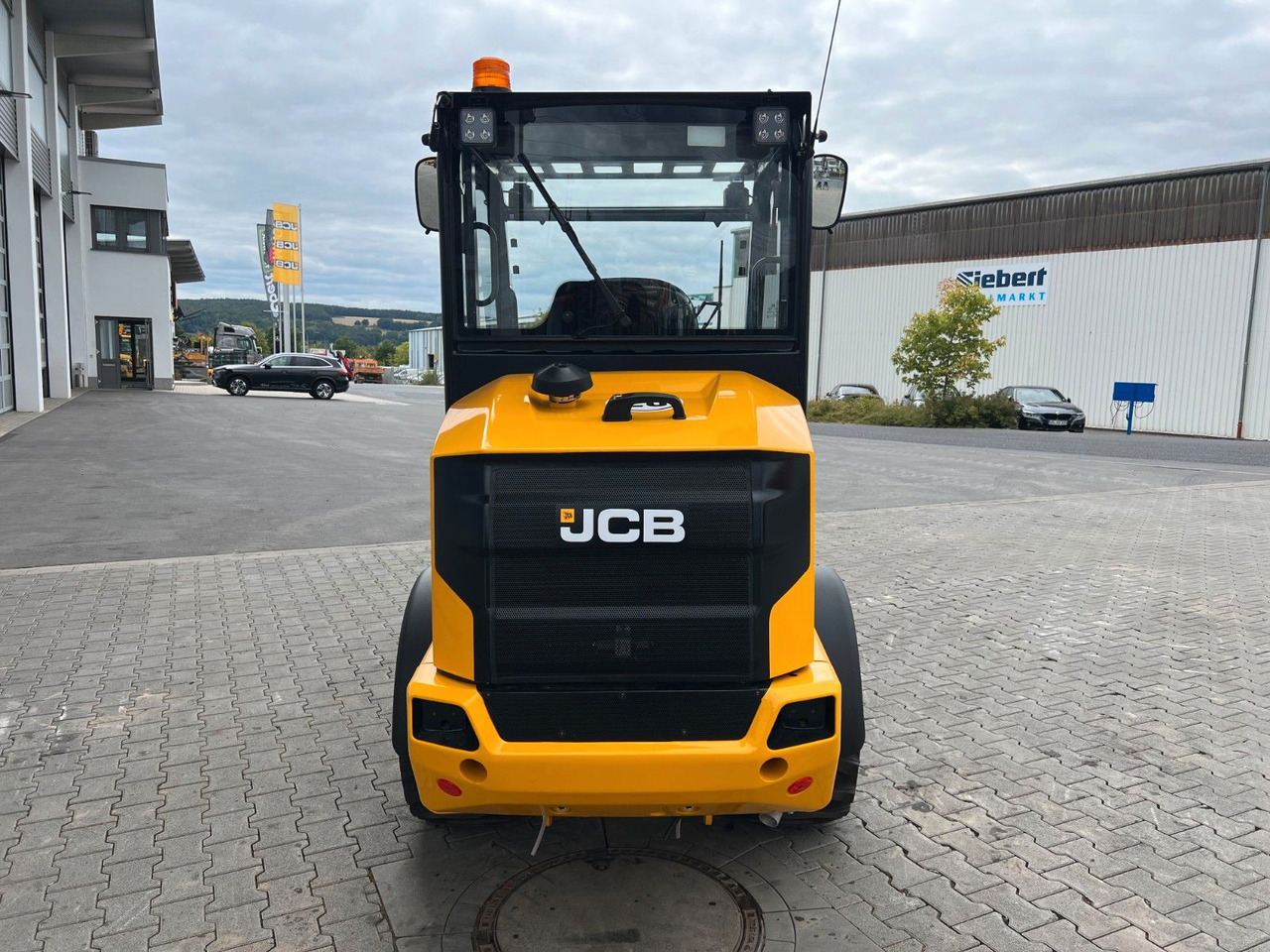 JCB 403 Plus / Neufahrzeug / 2025 / Gabel / Schaufel - Ratinis krautuvas: foto 5 JCB 403 Plus / Neufahrzeug / 2025 / Gabel / Schaufel - Ratinis krautuvas: foto 5