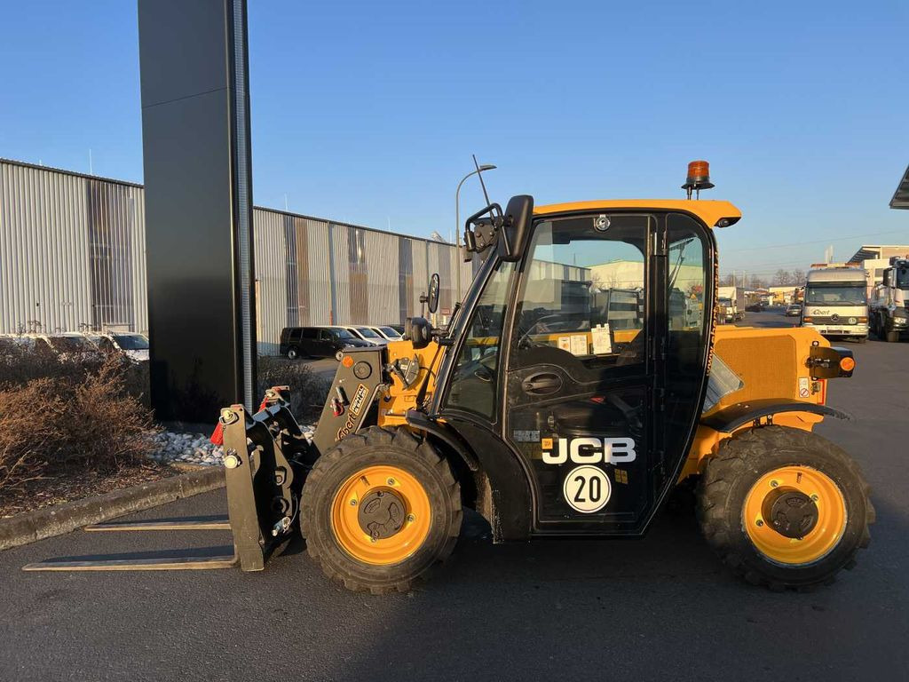 JCB 514-40 / nur 108h / 2023 / Eigengewicht: 2.700kg - Teleskopinis krautuvas: foto 2 JCB 514-40 / nur 108h / 2023 / Eigengewicht: 2.700kg - Teleskopinis krautuvas: foto 2