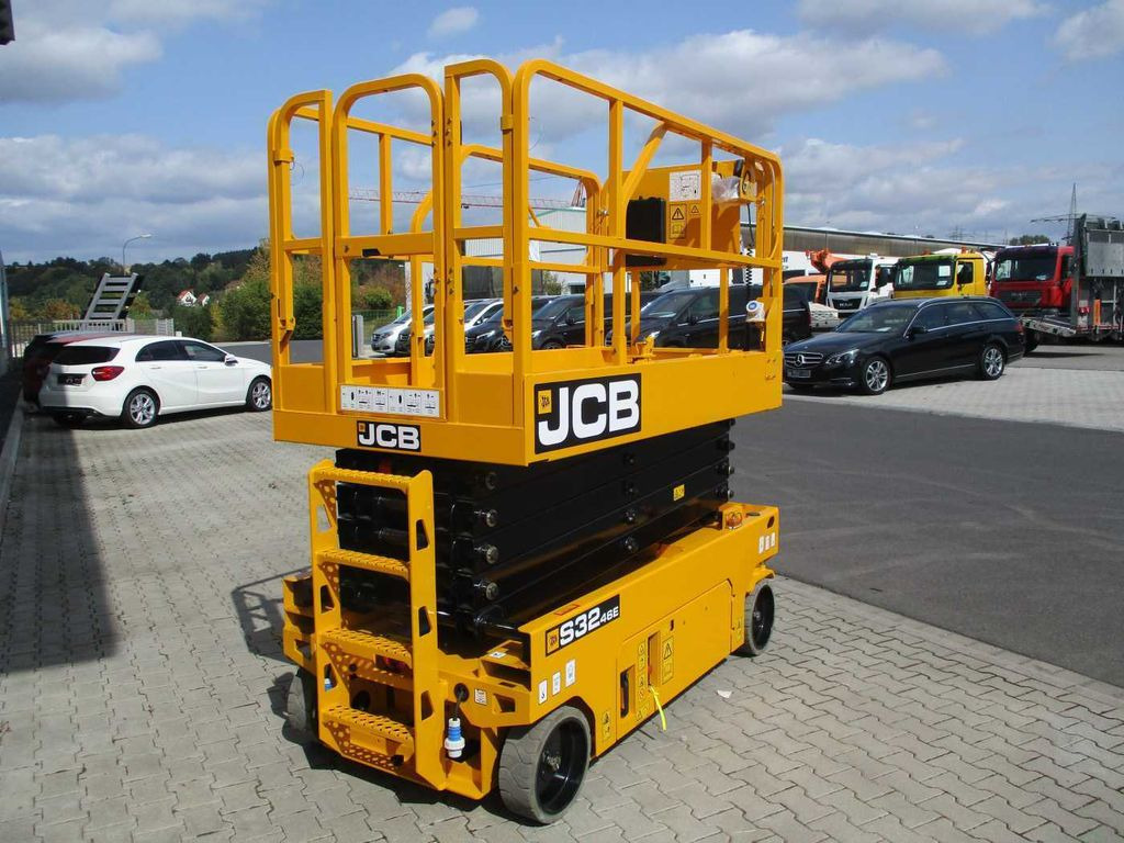 JCB S3246E Scherenbühne // 12m Arbeitshöhe - Žirklinis keltuvas: foto 4 JCB S3246E Scherenbühne // 12m Arbeitshöhe - Žirklinis keltuvas: foto 4