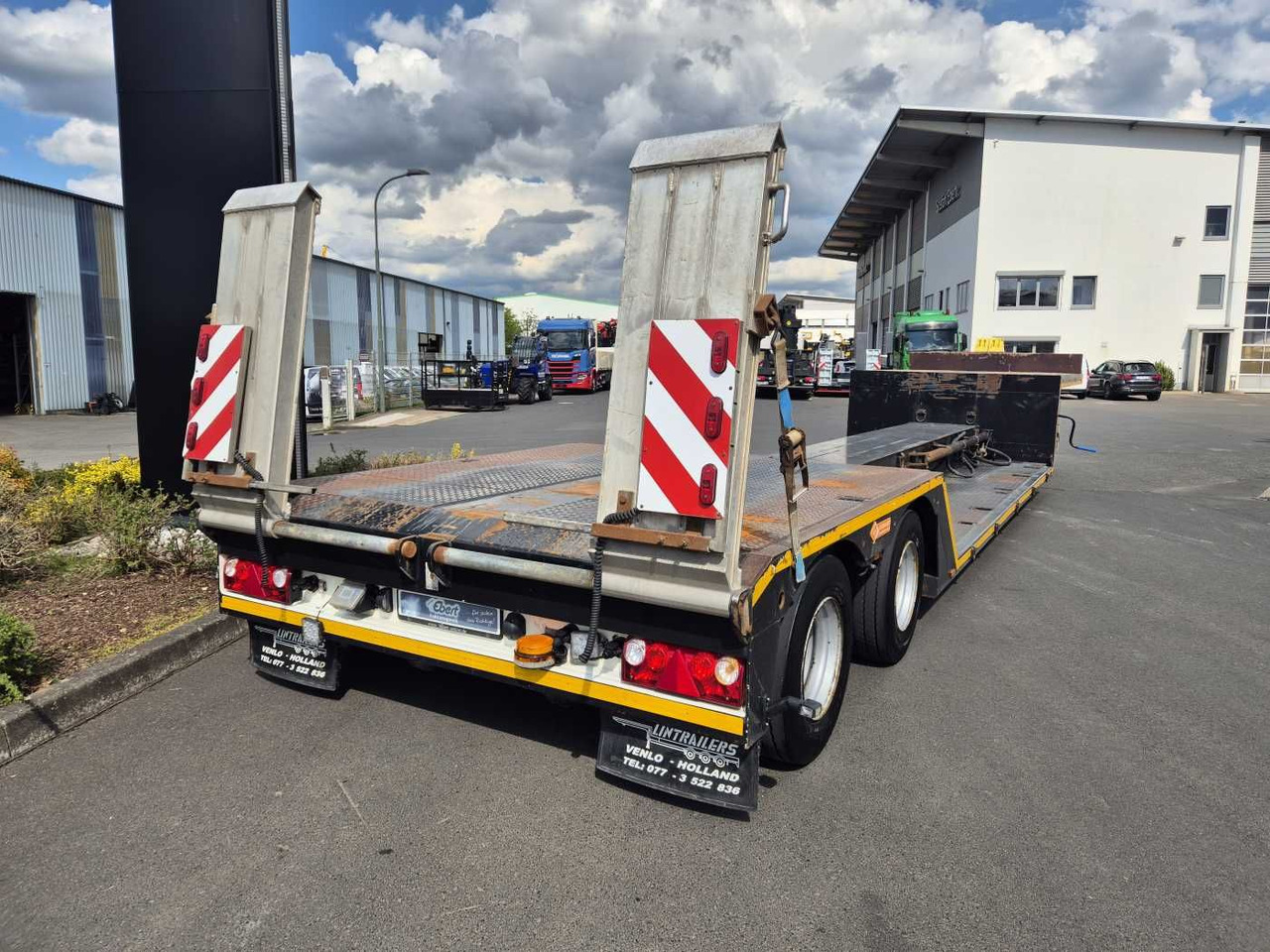 LinTrailers S2A 14 LSDN Teleskopierbar BPW-Achsen 57.000km - Žemo profilio platforma puspriekabė: foto 2 LinTrailers S2A 14 LSDN Teleskopierbar BPW-Achsen 57.000km - Žemo profilio platforma puspriekabė: foto 2