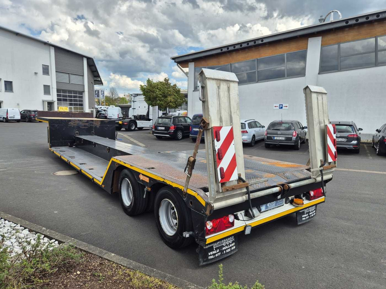 LinTrailers S2A 14 LSDN Teleskopierbar BPW-Achsen 57.000km - Žemo profilio platforma puspriekabė: foto 3 LinTrailers S2A 14 LSDN Teleskopierbar BPW-Achsen 57.000km - Žemo profilio platforma puspriekabė: foto 3