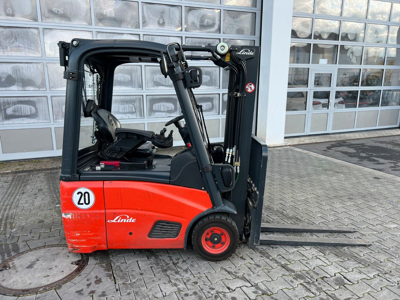 Linde E14 - 01 / Triplex: 4.10m! / SS / nur 986h! - Elektrinis krautuvas: foto 3 Linde E14 - 01 / Triplex: 4.10m! / SS / nur 986h! - Elektrinis krautuvas: foto 3