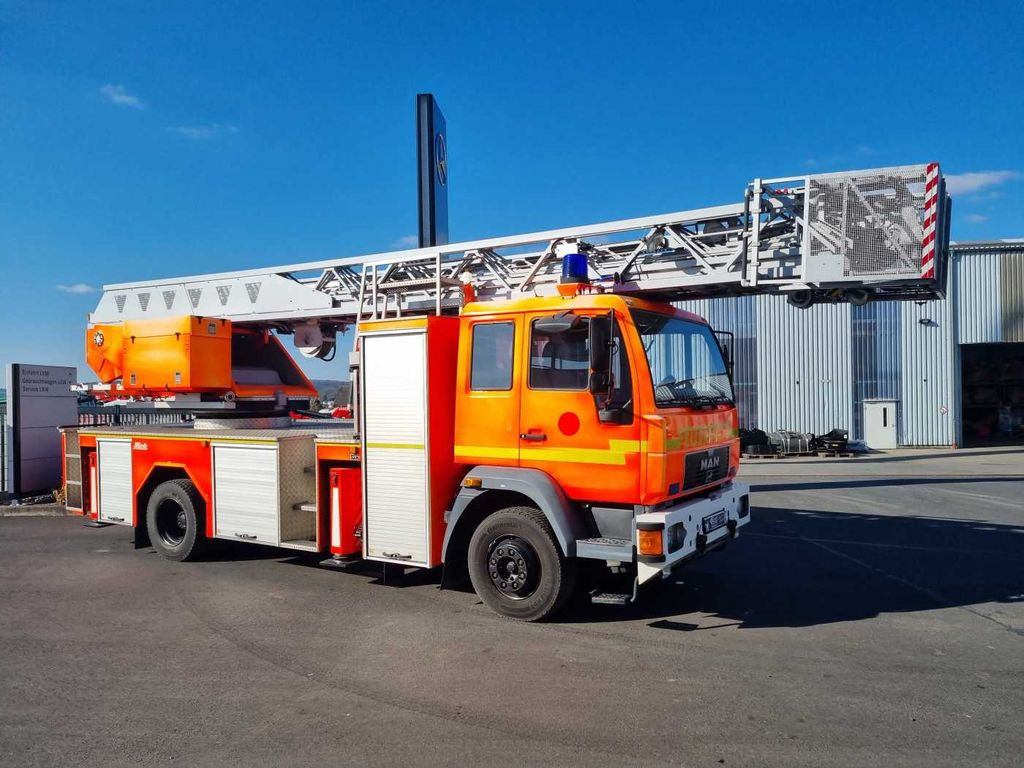 MAN 15.284LC Metz DLK 23-12 Feuerwehr Drehleiter - Sunkvežimis su kranu: foto 3 MAN 15.284LC Metz DLK 23-12 Feuerwehr Drehleiter - Sunkvežimis su kranu: foto 3