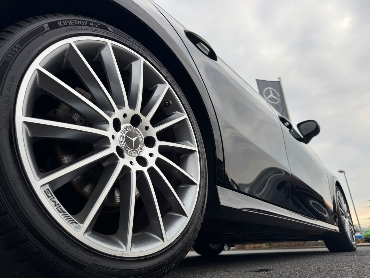 Mercedes-Benz A 200 AMG 19"+Ambiente+R-Kamera+Pano+LED+MBUX - Sedanas: foto 5 Mercedes-Benz A 200 AMG 19"+Ambiente+R-Kamera+Pano+LED+MBUX - Sedanas: foto 5