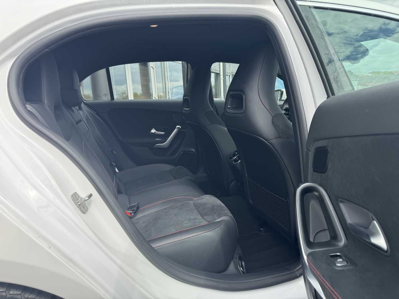 Sedanas Mercedes-Benz A 200d AMG+AHK+Ambiente+RFK+MBUX+LED+IHC: foto 7