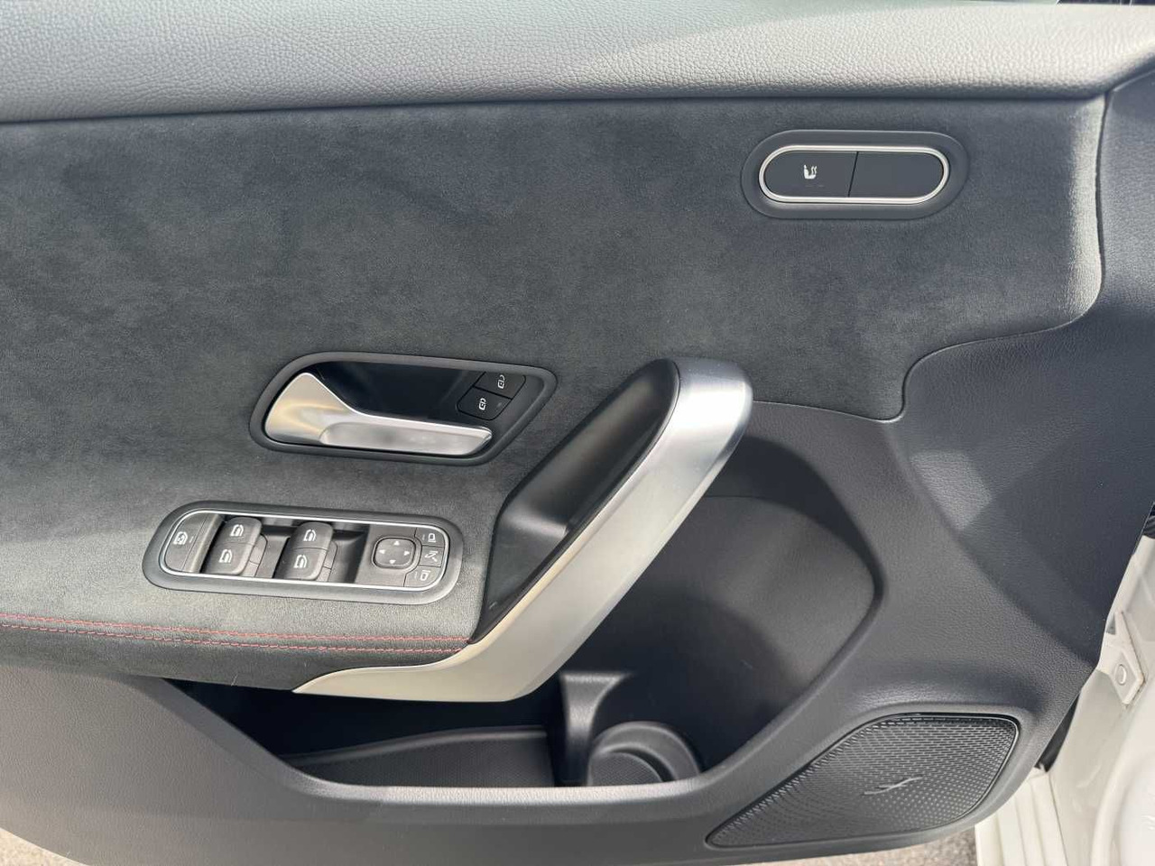 Sedanas Mercedes-Benz A 200d AMG+AHK+Ambiente+RFK+MBUX+LED+IHC: foto 9