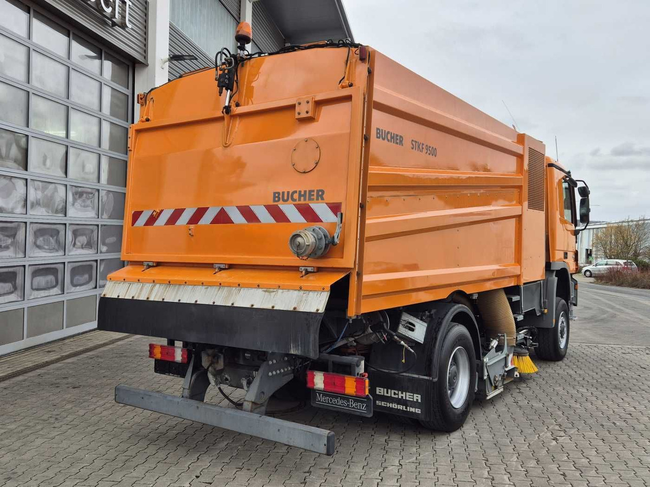 Gatvių šlavimo mašina Mercedes-Benz Actros 2032 A 4x4 Bucher STKF 9500 Airport 30x: foto 9