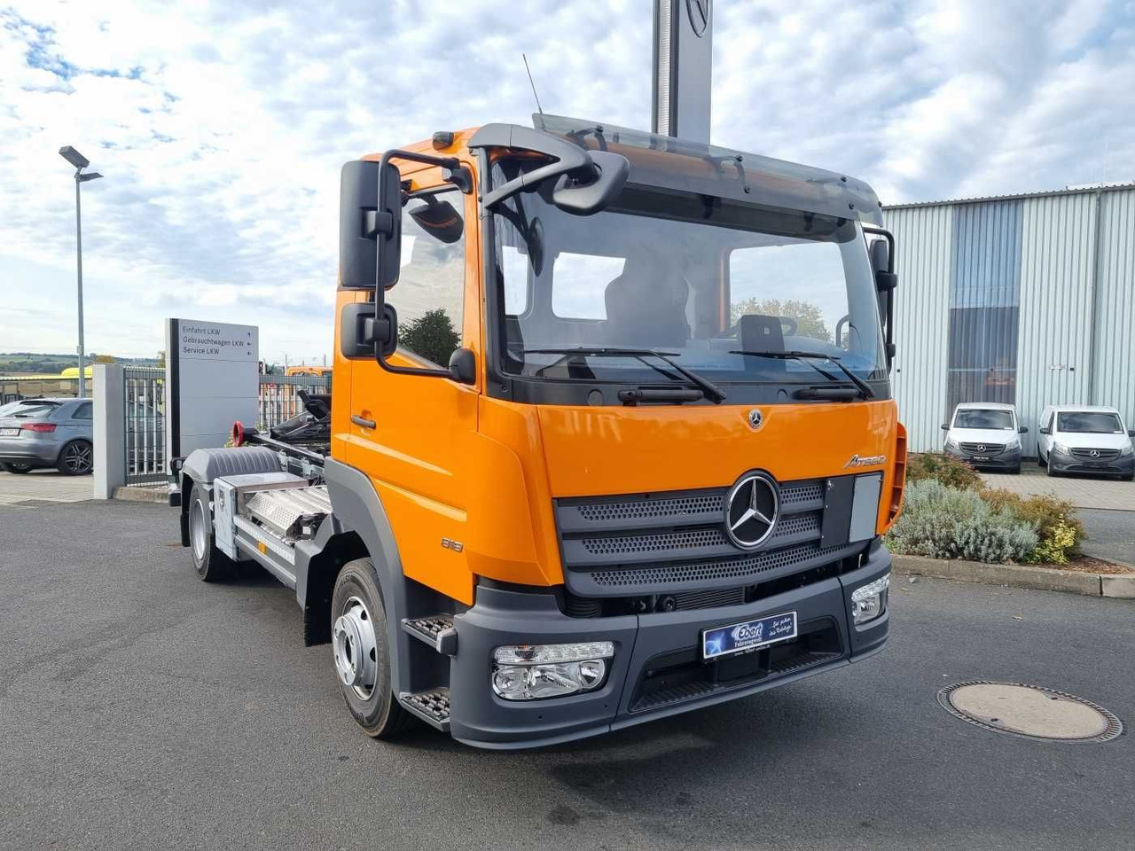 Mercedes-Benz Atego 818 K 4x2 HIAB XR5S3650 AHK Klima - Hook-lift sunkvežimis: foto 3 Mercedes-Benz Atego 818 K 4x2 HIAB XR5S3650 AHK Klima - Hook-lift sunkvežimis: foto 3