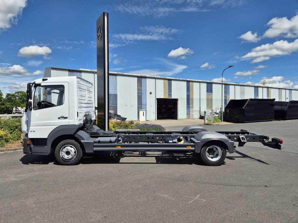 Mercedes-Benz Atego 818 L Fahrgestell, 6 Stück vorhanden Mercedes-Benz Atego 818 L Fahrgestell, 2 Stück vorhanden - Važiuoklės sunkvežimis: foto 3 Mercedes-Benz Atego 818 L Fahrgestell, 6 Stück vorhanden Mercedes-Benz Atego 818 L Fahrgestell, 2 Stück vorhanden - Važiuoklės sunkvežimis: foto 3