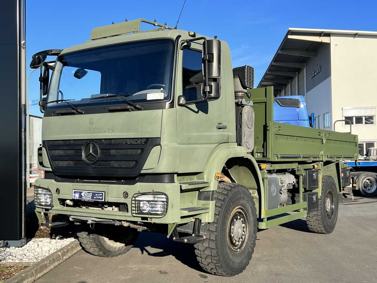 Mercedes-Benz Axor 1829 A 4x4 Pritsche - Platforminis/ Bortinis sunkvežimis: foto 2 Mercedes-Benz Axor 1829 A 4x4 Pritsche - Platforminis/ Bortinis sunkvežimis: foto 2
