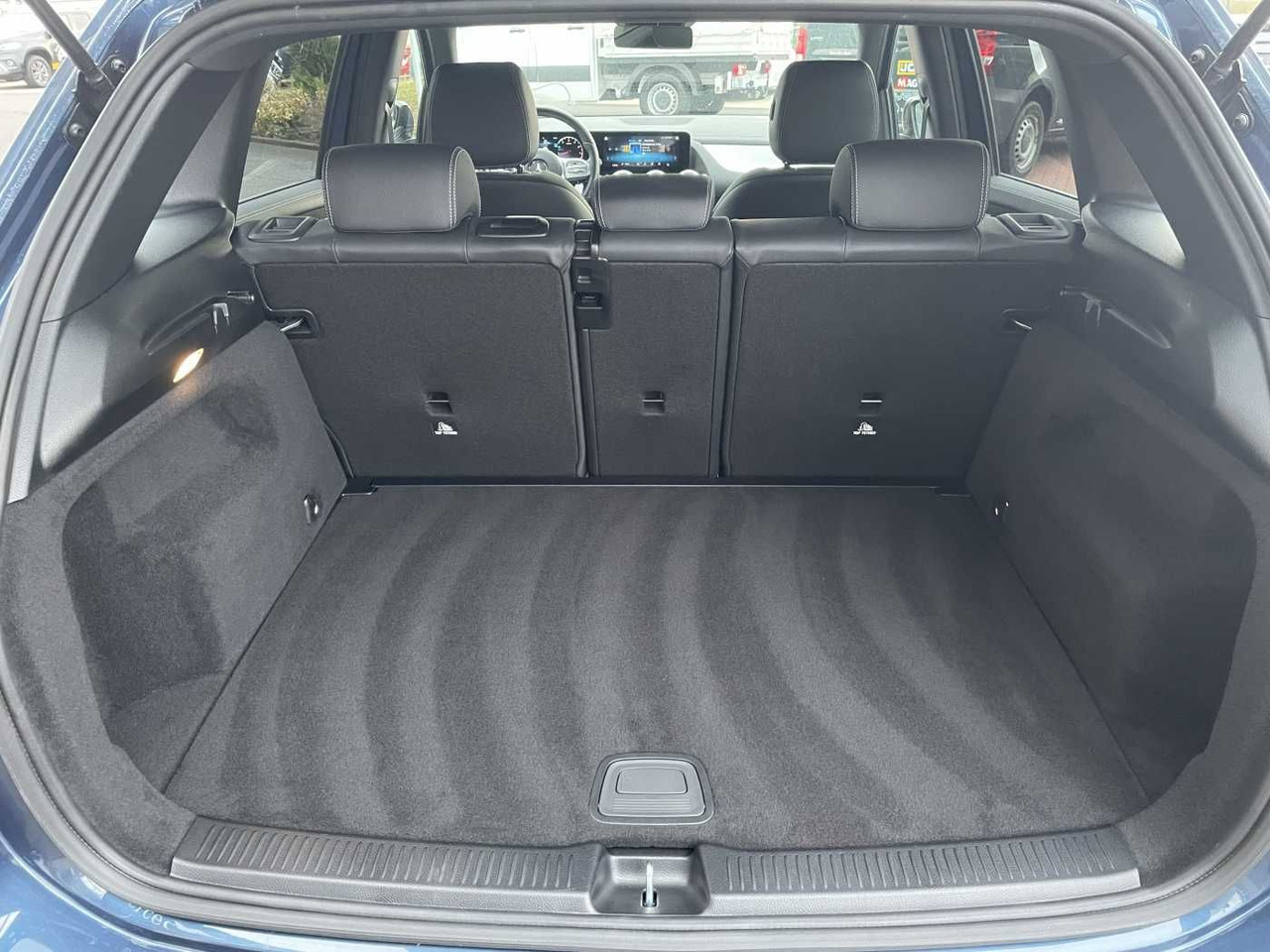 Mercedes-Benz B 180 AMG+Night+Ambiente+R-Kamera+ 19'+TOTW+ - Lengvasis automobilis: foto 5 Mercedes-Benz B 180 AMG+Night+Ambiente+R-Kamera+ 19'+TOTW+ - Lengvasis automobilis: foto 5