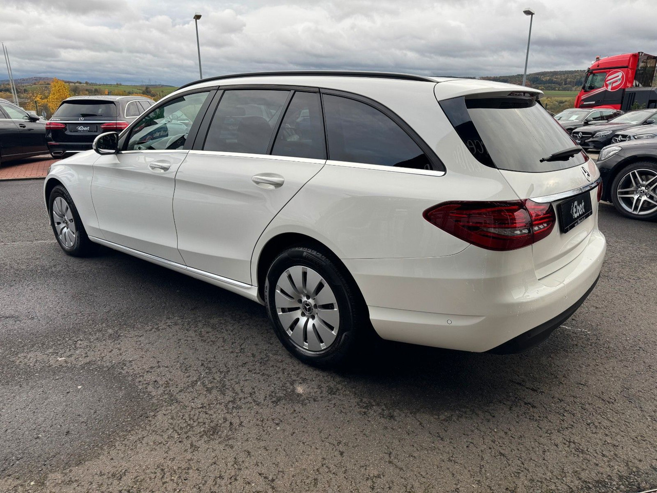 Mercedes-Benz C 180d T LED+RKamera+SHZ+DAB - Universalas: foto 3 Mercedes-Benz C 180d T LED+RKamera+SHZ+DAB - Universalas: foto 3