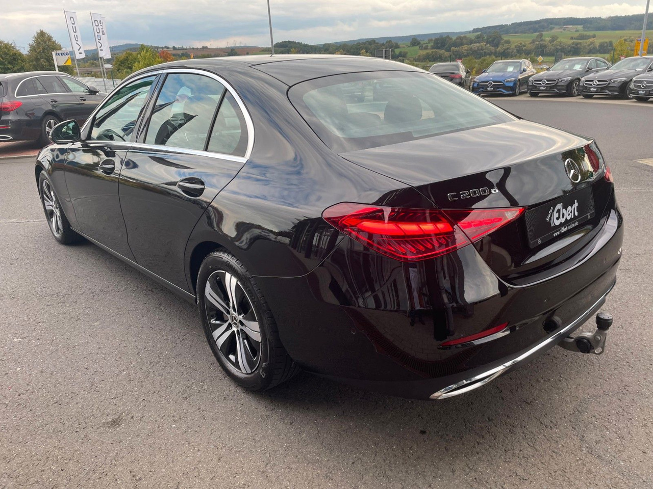 Mercedes-Benz C 200d AVANTGARDE LED+AHK+RKamera+MBUX+ - Sedanas: foto 3 Mercedes-Benz C 200d AVANTGARDE LED+AHK+RKamera+MBUX+ - Sedanas: foto 3