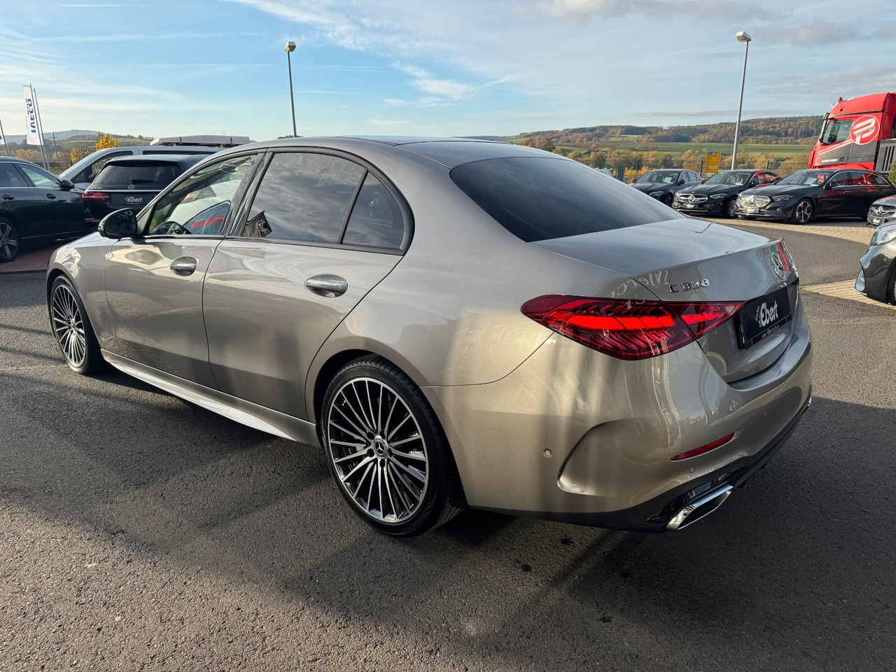 Mercedes-Benz C 300 AMG+Pano+Burmester+360+Digital+Memory - Sedanas: foto 3 Mercedes-Benz C 300 AMG+Pano+Burmester+360+Digital+Memory - Sedanas: foto 3