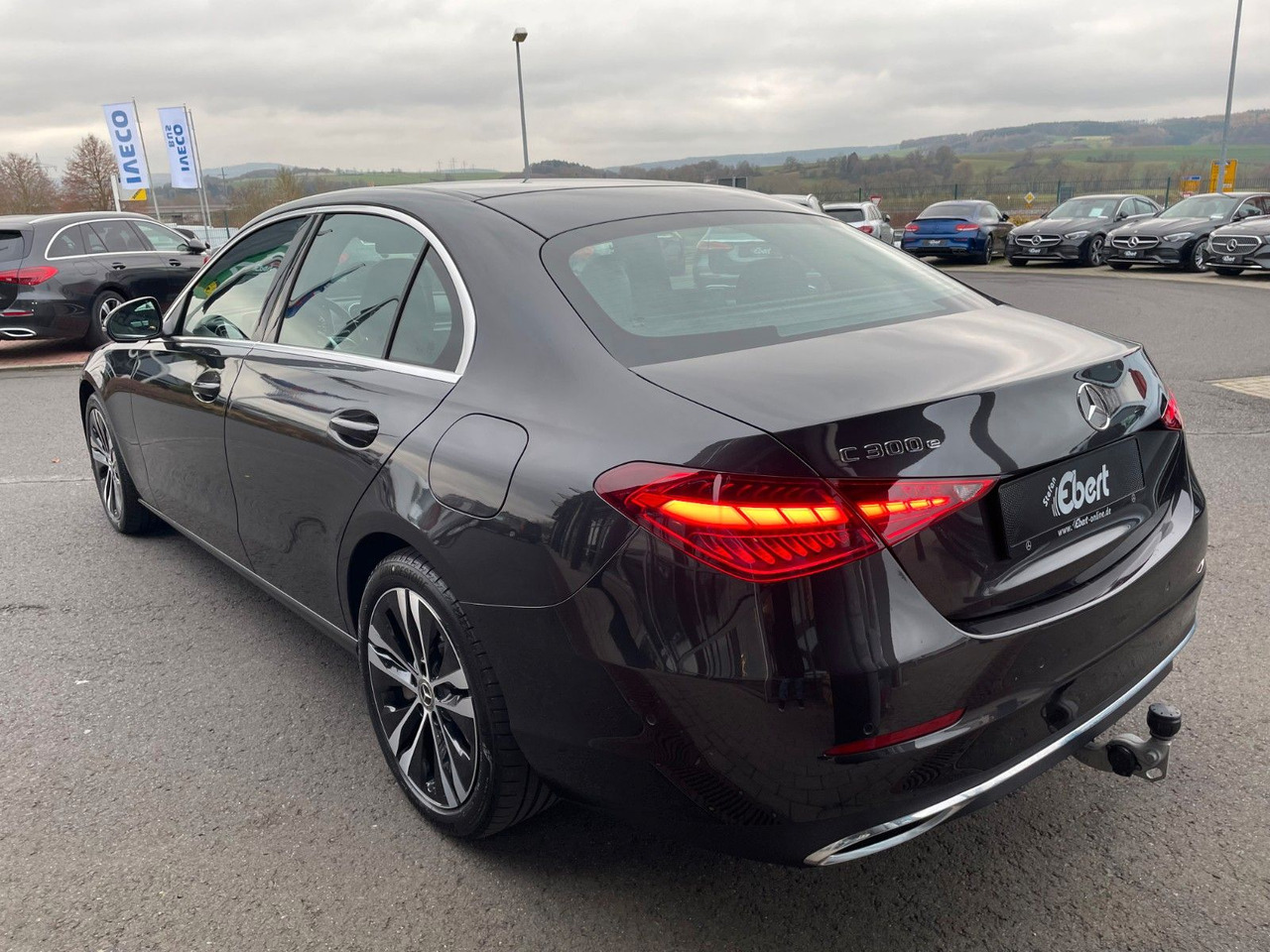Mercedes-Benz C 300 e Avantgarde Digital+S-Dach+AHK+Distr+ - Sedanas: foto 3 Mercedes-Benz C 300 e Avantgarde Digital+S-Dach+AHK+Distr+ - Sedanas: foto 3