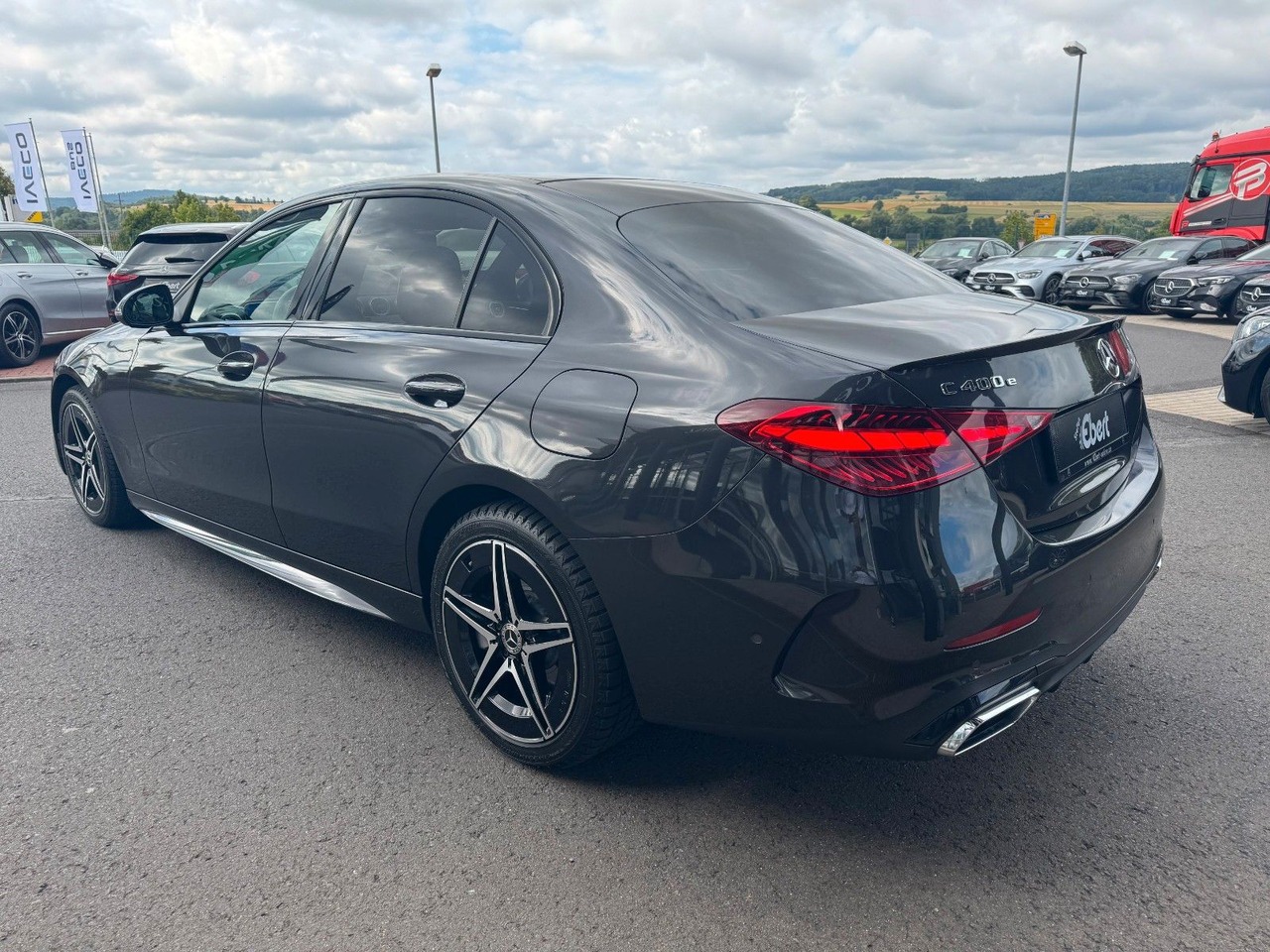 Mercedes-Benz C 400e 4M AMG+HUD+RFK+TotW+Ambiente+Night - Sedanas: foto 4 Mercedes-Benz C 400e 4M AMG+HUD+RFK+TotW+Ambiente+Night - Sedanas: foto 4