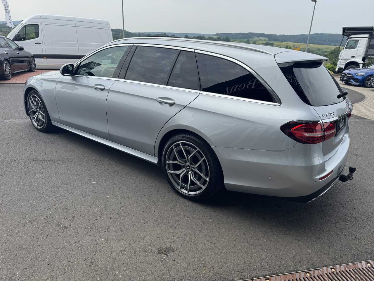 Mercedes-Benz E 220d T AMG+AHK+ESD+RKamera+TotW+ Ambiente - Lengvasis automobilis: foto 3 Mercedes-Benz E 220d T AMG+AHK+ESD+RKamera+TotW+ Ambiente - Lengvasis automobilis: foto 3