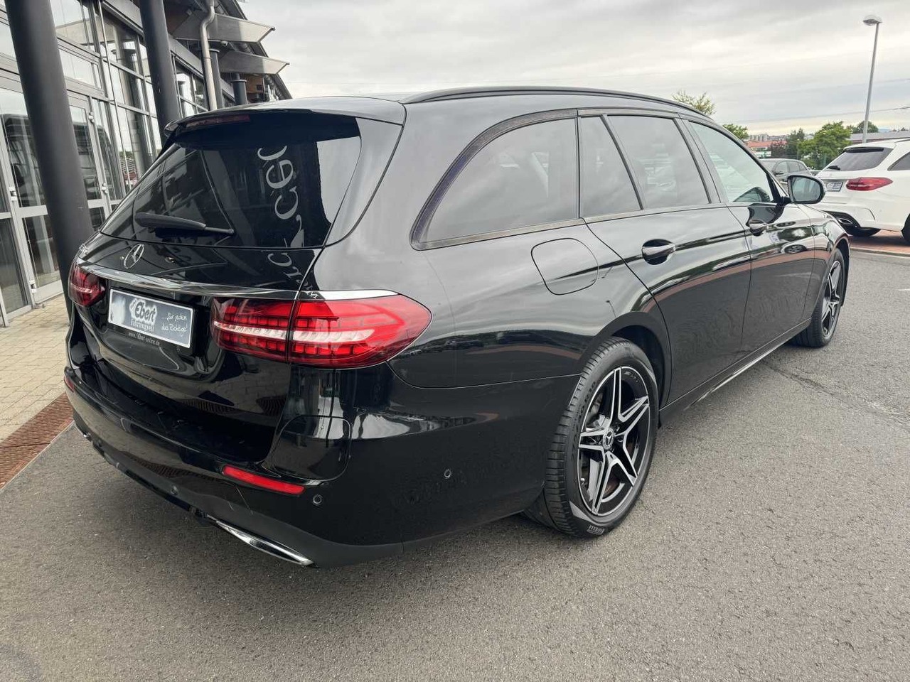 Mercedes-Benz E 300de T AMG+Pano+DistrPlus+Night +AHK+360+Ambi - Lengvasis automobilis: foto 4 Mercedes-Benz E 300de T AMG+Pano+DistrPlus+Night +AHK+360+Ambi - Lengvasis automobilis: foto 4