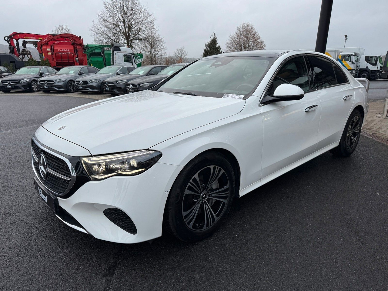 Mercedes-Benz E 450 4M Avantgarde+Pano+DistrPro+Digital+360 - Sedanas: foto 3 Mercedes-Benz E 450 4M Avantgarde+Pano+DistrPro+Digital+360 - Sedanas: foto 3