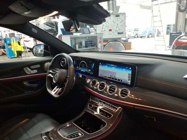 Mercedes-Benz E 63 AMG S Pano+Burm+AirM+HUD+Multibeam+HUD+360 - Sedanas: foto 3 Mercedes-Benz E 63 AMG S Pano+Burm+AirM+HUD+Multibeam+HUD+360 - Sedanas: foto 3