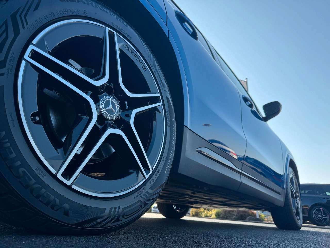 Mercedes-Benz GLA 200 AMG+PANO+DistrPlus+RFK+Night - Visureigis: foto 5 Mercedes-Benz GLA 200 AMG+PANO+DistrPlus+RFK+Night - Visureigis: foto 5