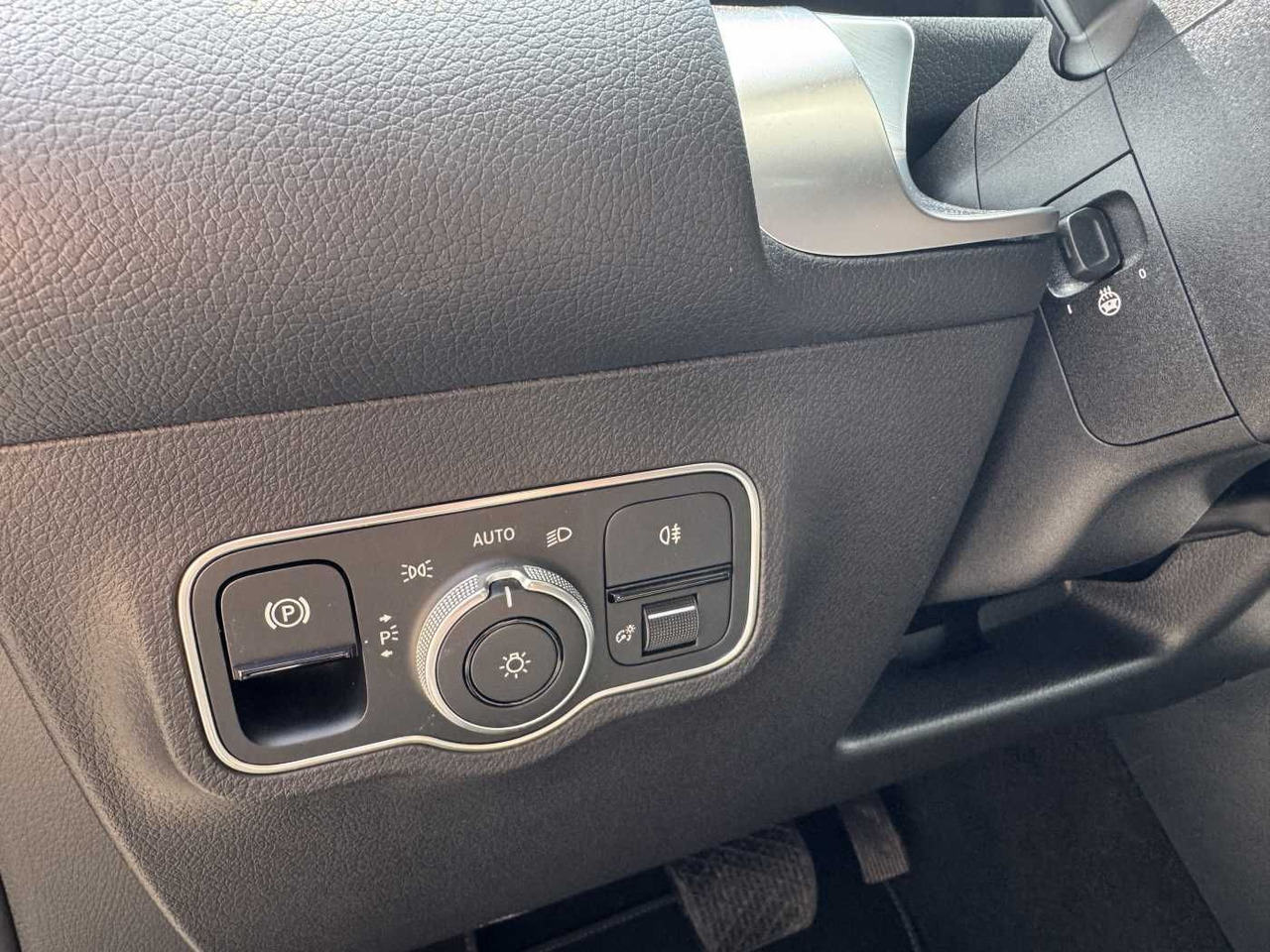 Visureigis Mercedes-Benz GLB 180 Progressive+AHK+RKamera+LED+ IHC+DAB: foto 11