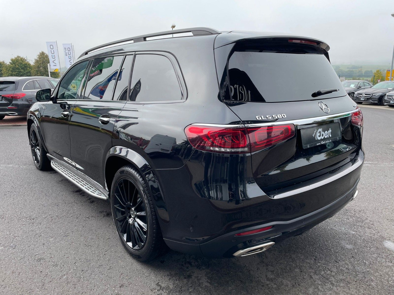 Mercedes-Benz GLS 580 4M AMG Pano+AHK+Burm+7Sitz+HUD+Fond+VOLL - Visureigis: foto 3 Mercedes-Benz GLS 580 4M AMG Pano+AHK+Burm+7Sitz+HUD+Fond+VOLL - Visureigis: foto 3