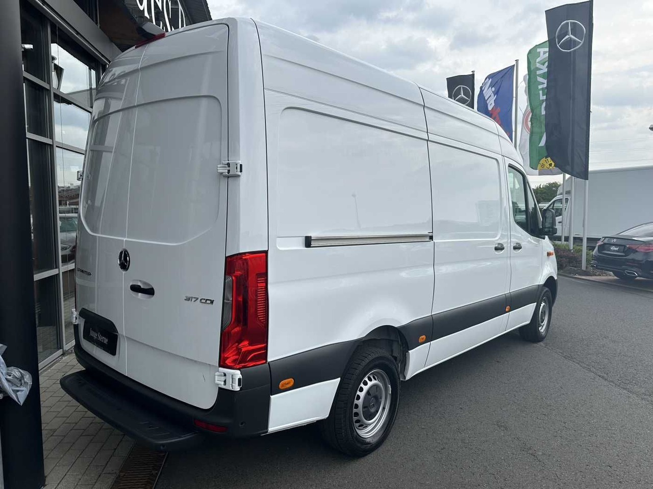 Mercedes-Benz Sprinter 317 CDI 3665 9G Klima 360 MBUX SHZ - Krovininis mikroautobusas: foto 4 Mercedes-Benz Sprinter 317 CDI 3665 9G Klima 360 MBUX SHZ - Krovininis mikroautobusas: foto 4