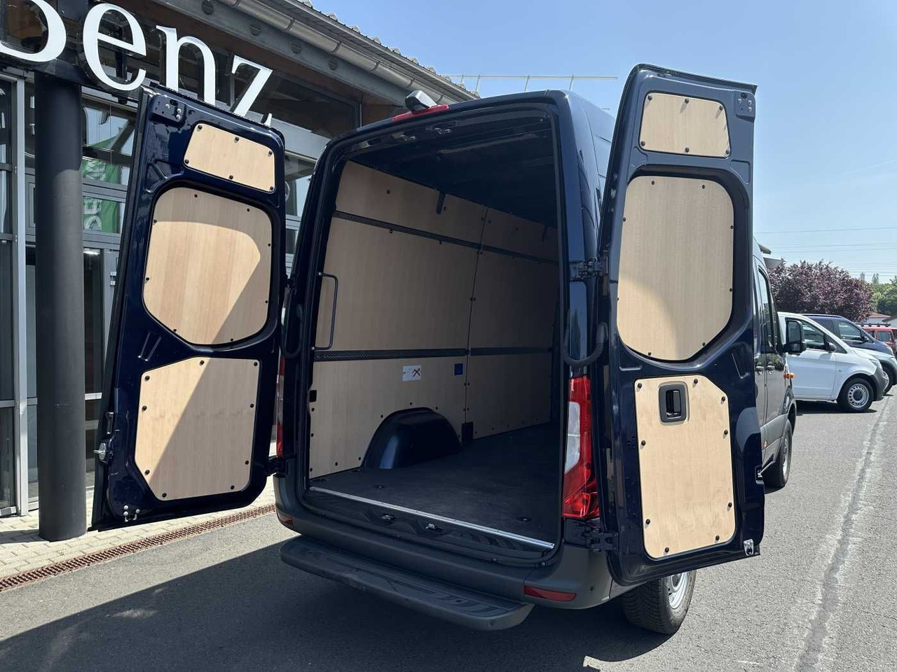 Mercedes-Benz Sprinter 317 CDI 3665 9G Klima Kamera MBUX LED - Krovininis mikroautobusas: foto 5 Mercedes-Benz Sprinter 317 CDI 3665 9G Klima Kamera MBUX LED - Krovininis mikroautobusas: foto 5