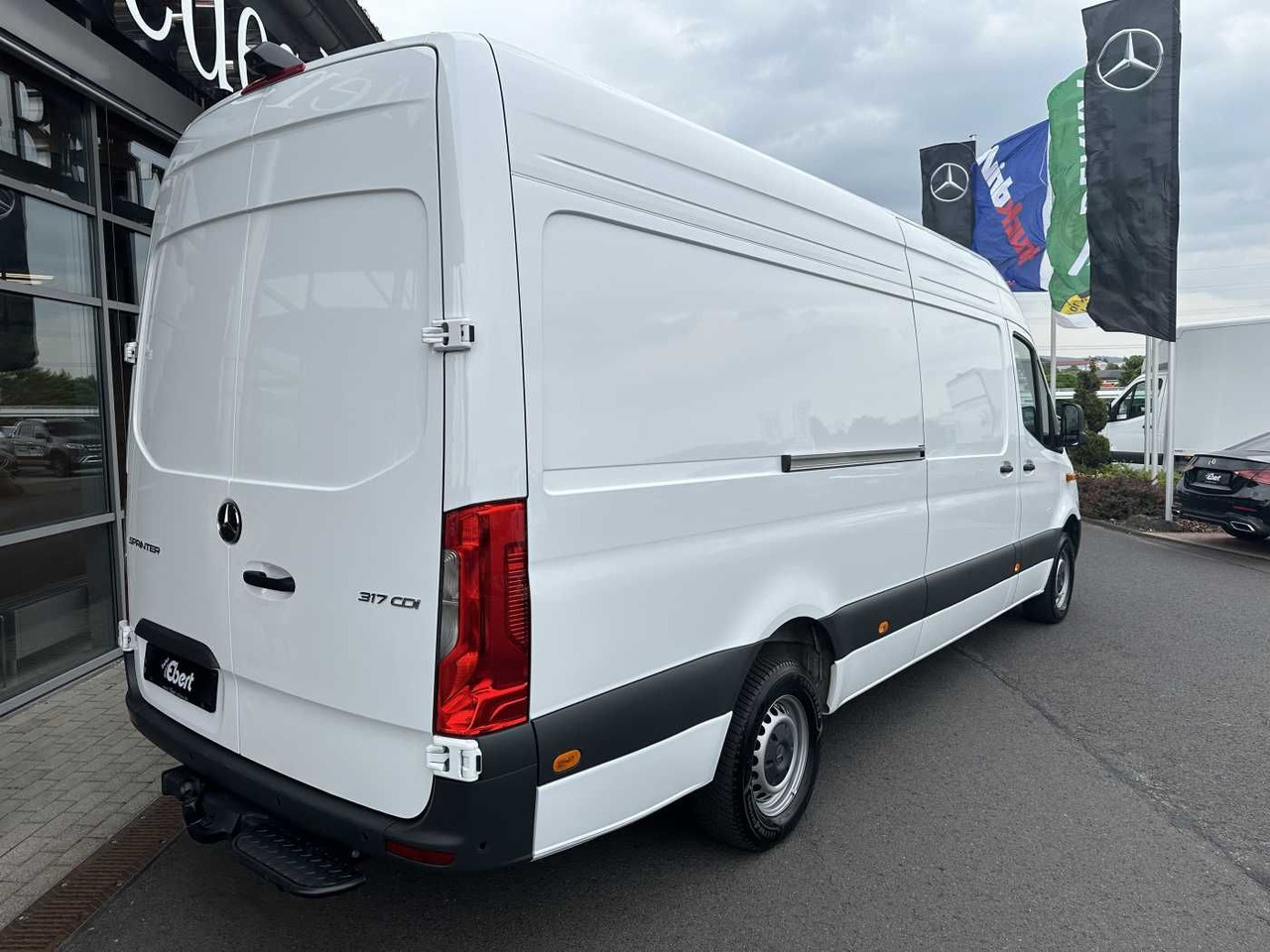 Mercedes-Benz Sprinter 317 CDI 4325 9G AHK Klima Kamera MBUX - Krovininis mikroautobusas: foto 4 Mercedes-Benz Sprinter 317 CDI 4325 9G AHK Klima Kamera MBUX - Krovininis mikroautobusas: foto 4