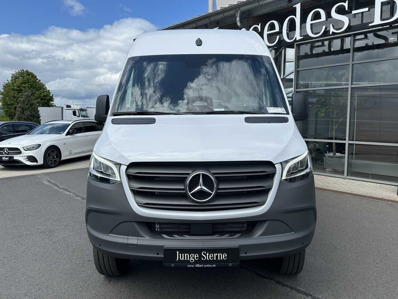 Mercedes-Benz Sprinter 319 CDI 4x4 4325 Kamera LED SHZ MBUX - Krovininis mikroautobusas: foto 2 Mercedes-Benz Sprinter 319 CDI 4x4 4325 Kamera LED SHZ MBUX - Krovininis mikroautobusas: foto 2